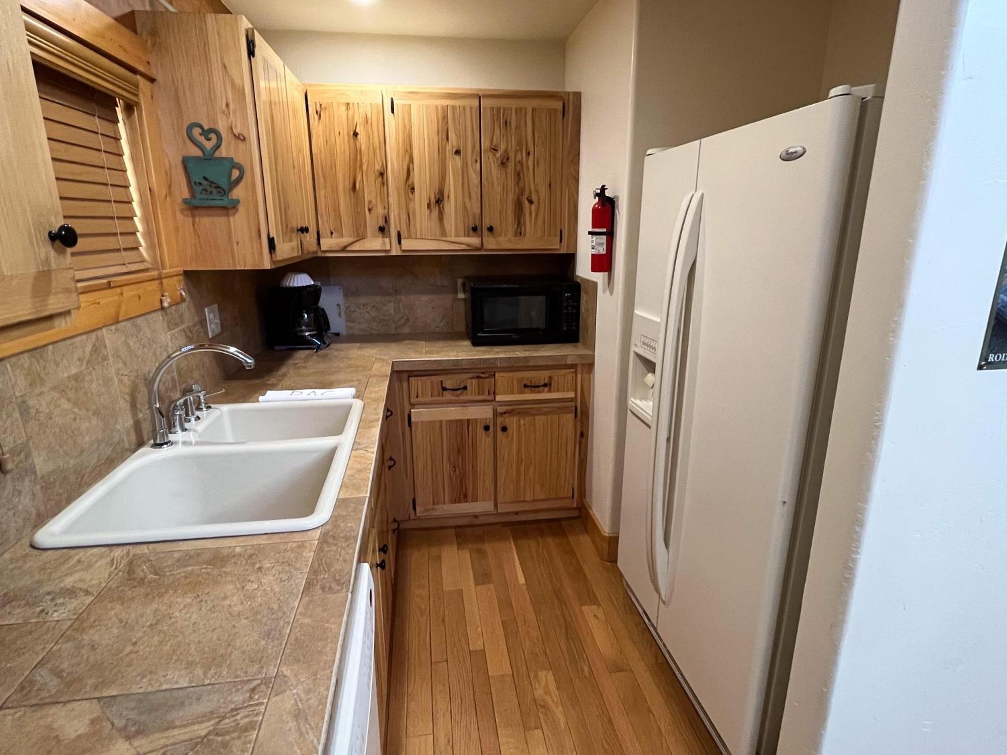 Cabin 28 Almont Luaran gambar